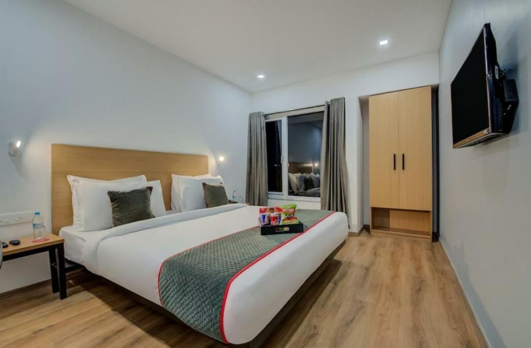 Hotel Town Plaza Pune Exterior foto